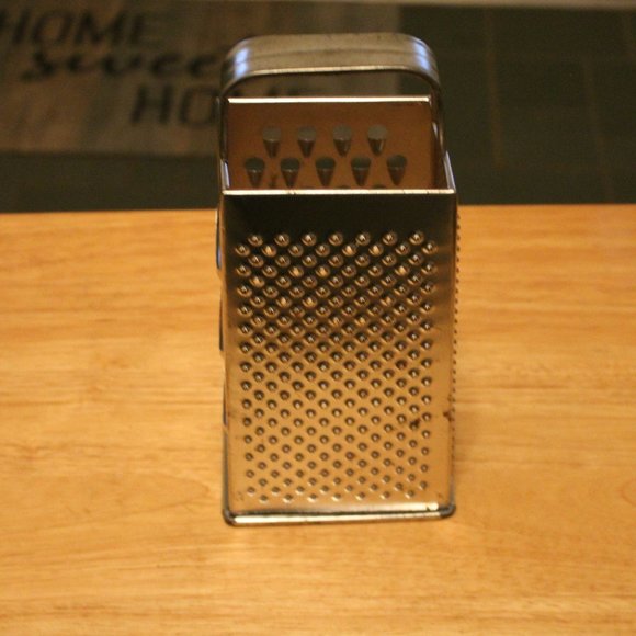 Stainless Steel Grater - Picture 3 of 5